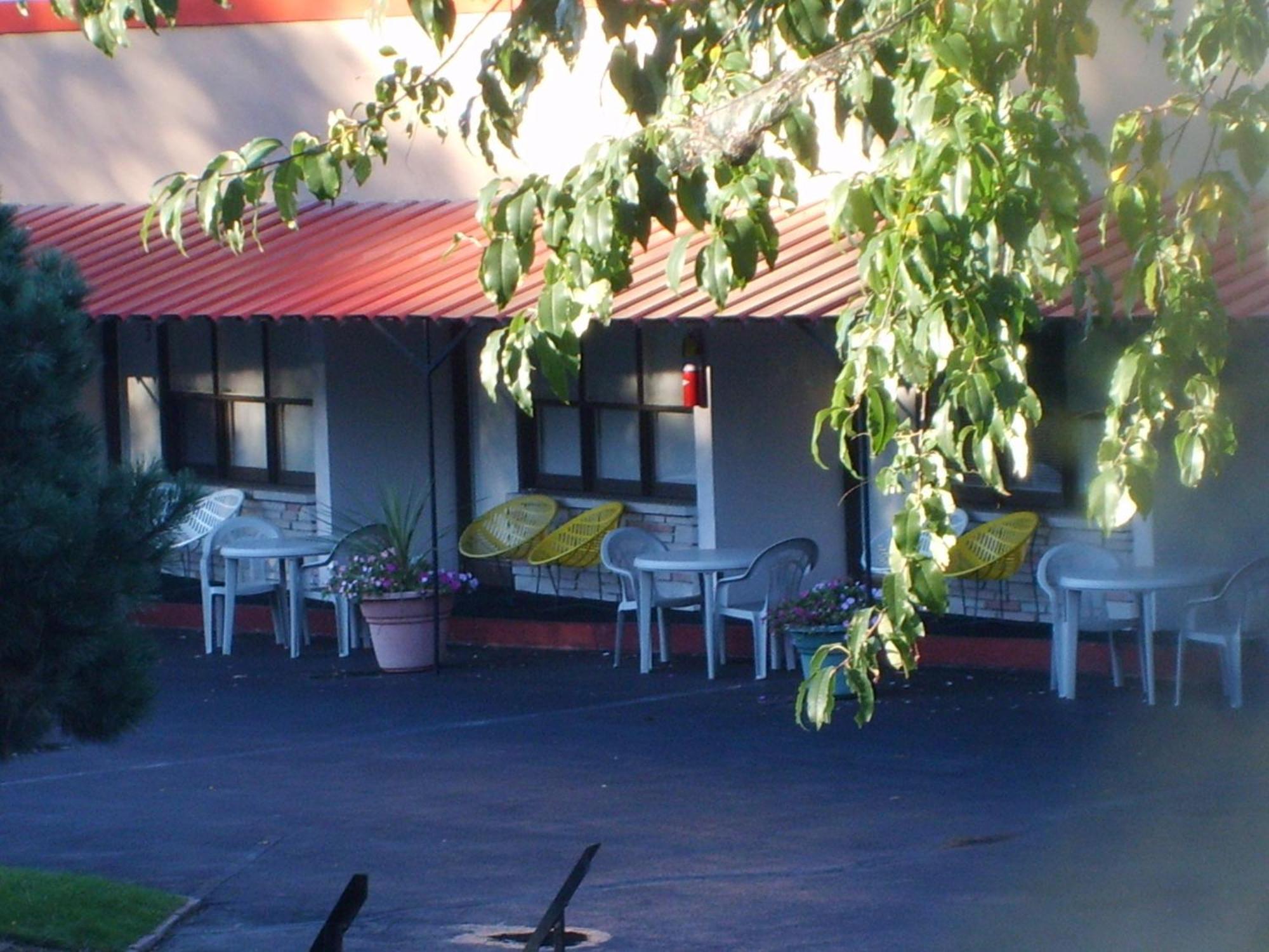 Capricorn Motel Royale 1000 Islands Lansdowne Buitenkant foto