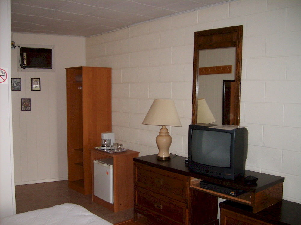 Capricorn Motel Royale 1000 Islands Lansdowne Buitenkant foto