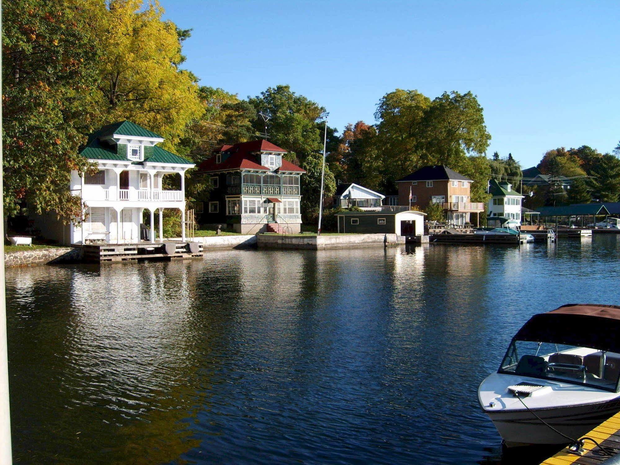 Capricorn Motel Royale 1000 Islands Lansdowne Buitenkant foto